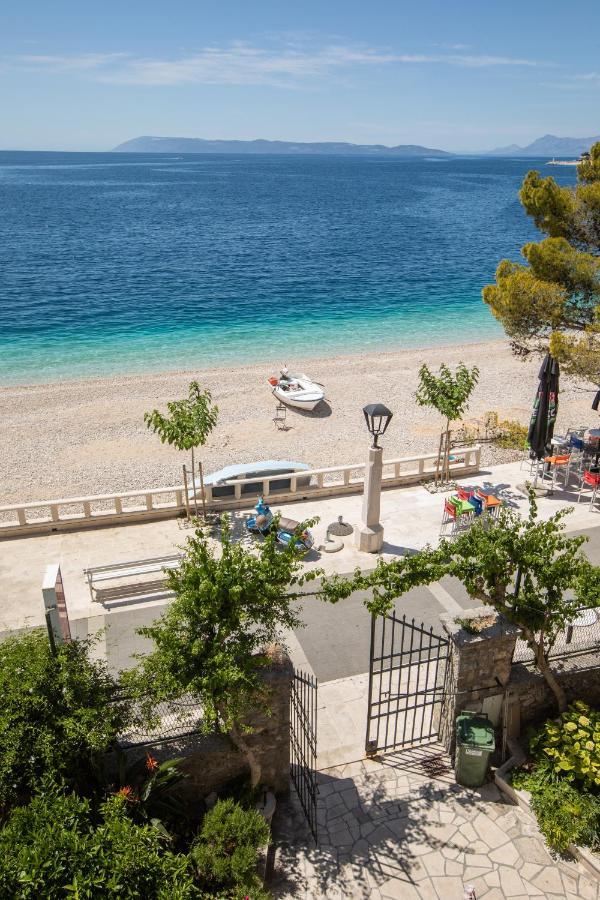 Beach Front Apartment Подгора Екстериор снимка